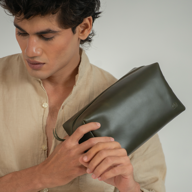 Leather Wash Bag for Men in Olive Green, Walter by Obi Pelle